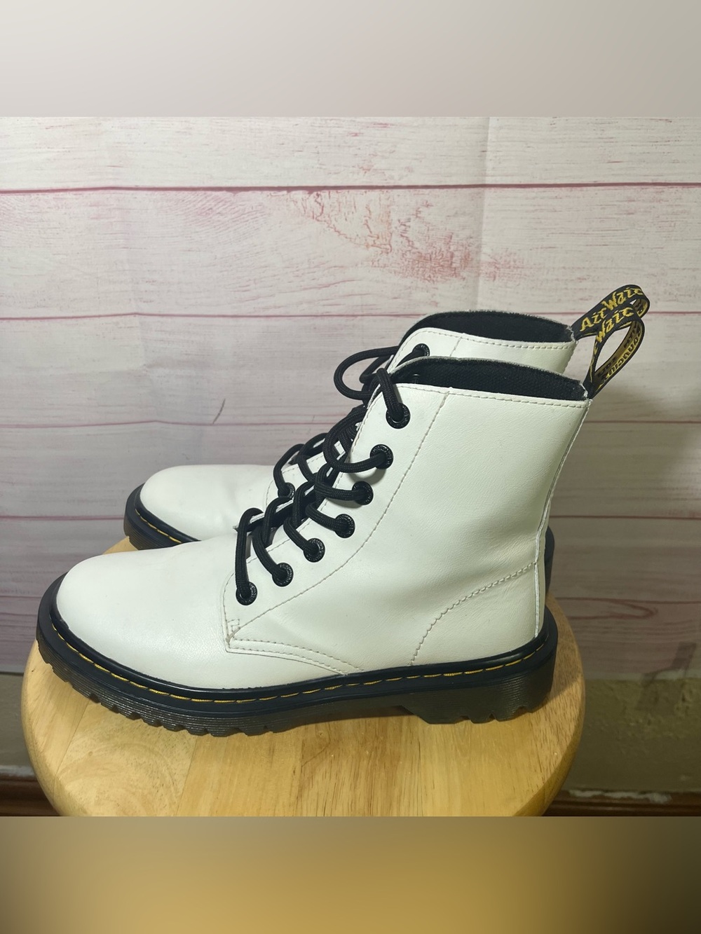 Dr. Martens Air Wick Luana AW004 White Lace Up Combat‎ Moto Boots Size 8